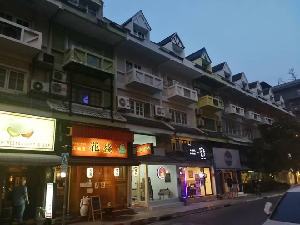Miku Guesthouse Bangkok Dış mekan fotoğraf