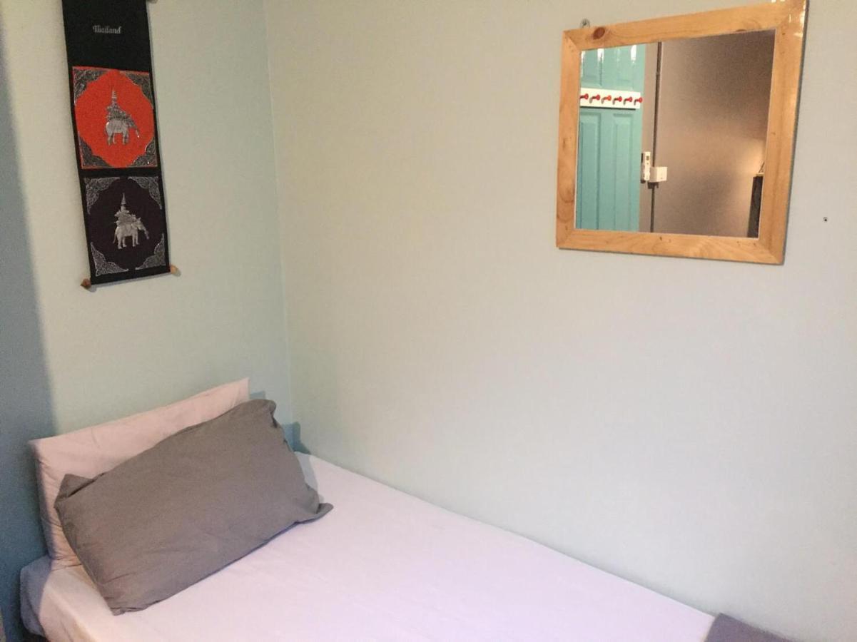 Miku Guesthouse Bangkok Dış mekan fotoğraf
